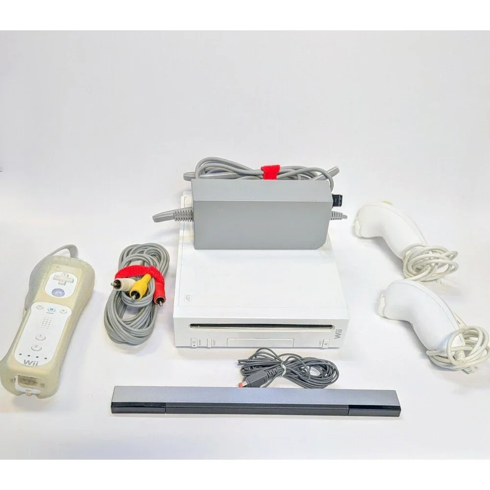 Nintendo Wii RVL-001 GameCube Compatible Bundle Wii Sports Controller Nunchucks
